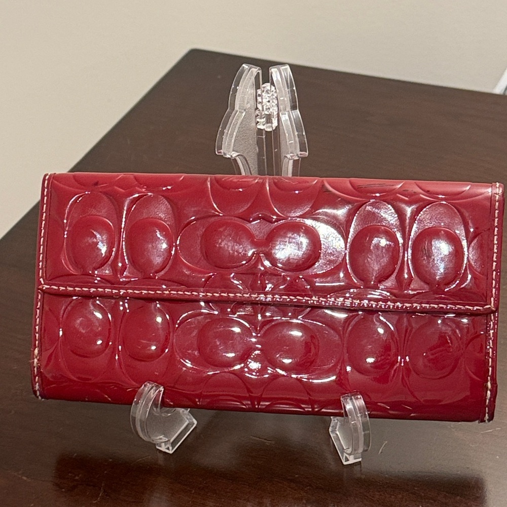 Coach Vintage Signature Embossed Patent Leather Turnlock Wallet (Color: Red) EUC - Picture 5 of 16